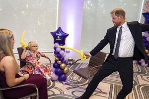 Πρίγκιπας Harry | H υπόσχεση που έδωσε στον πατέρα του πριν φύγει από το Λονδίνο - εικόνα 1