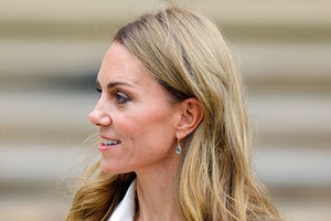 Angelina Jolie | Η μεγάλη επιστροφή στα ψυχρά ξανθά μαλλιά για τις ανάγκες του νέου της ρόλου - εικόνα 2