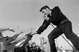 "Ξέρεις ποιος είναι ο πατέρας μου;" : Η Lisa Marie "λάτρευε" να χρησιμοποιεί το επίθετο Presley, λέει η μητέρα της - εικόνα 2