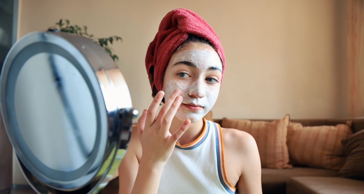 Πώς είναι να είσαι έφηβη στην Ελλάδα του 2025; - εικόνα 2