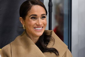 Γιατί όλοι κατηγορούν τον πρίγκιπα Harry στη νέα φωτογραφία όπου έχει αγκαλιά τη Lilibet; - εικόνα 5