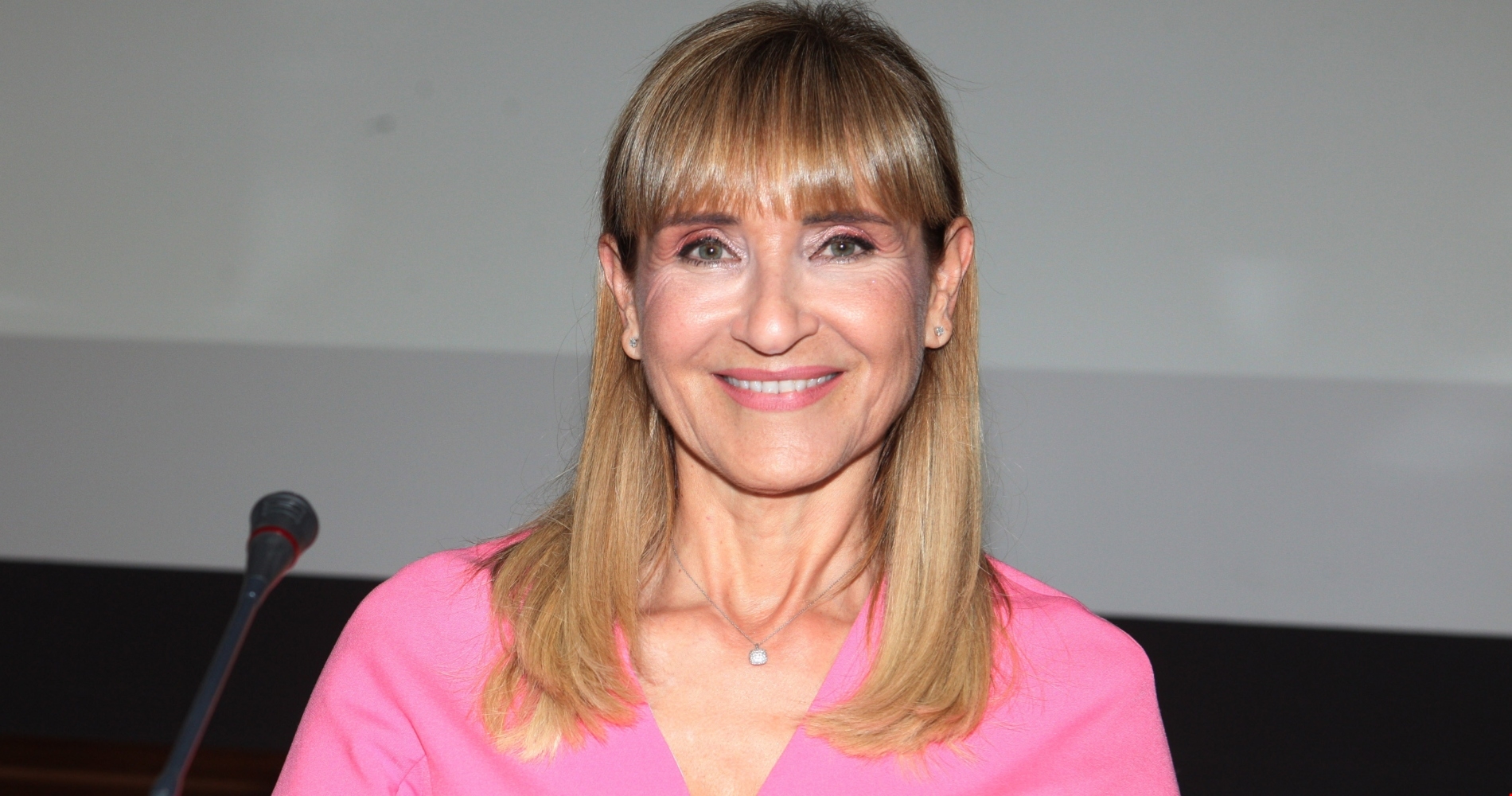 Μάρα Ζαχαρέα | Με elegant απόχρωση μανικιούρ που ταιριάζει σε κοντά και μακριά νύχια