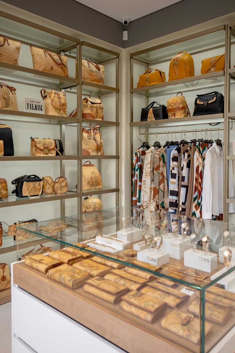 Alviero Martini 1a Classe boutique