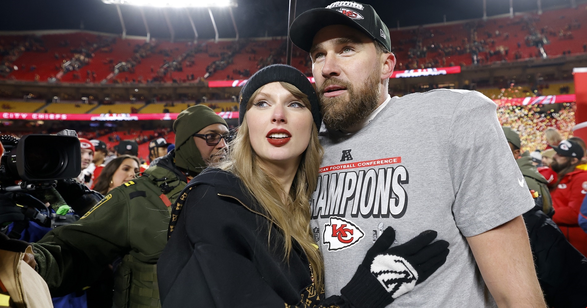 Taylor Swift | Η ανακοίνωση που έκανε στο podcast του Travis Kelce