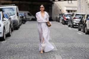 Τόνια Σωτηροπούλου | Η ανατρεπτική απόχρωση στο πεντικιούρ της που θέλουμε να βλέπουμε περισσότερο το καλοκαίρι - εικόνα 1