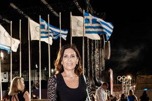 Χριστιάννα Βαρδινογιάννη | Η pastel floral εμφάνιση με Saint Laurent φάκελο σε βραδινή έξοδο - εικόνα 6