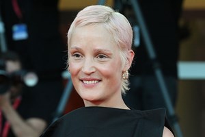 No Dior, No Dietrich | Η fashion ιστορία πίσω από το πολυσυζητημένο graphic T-shirt του Luca Guadagnino - εικόνα 3