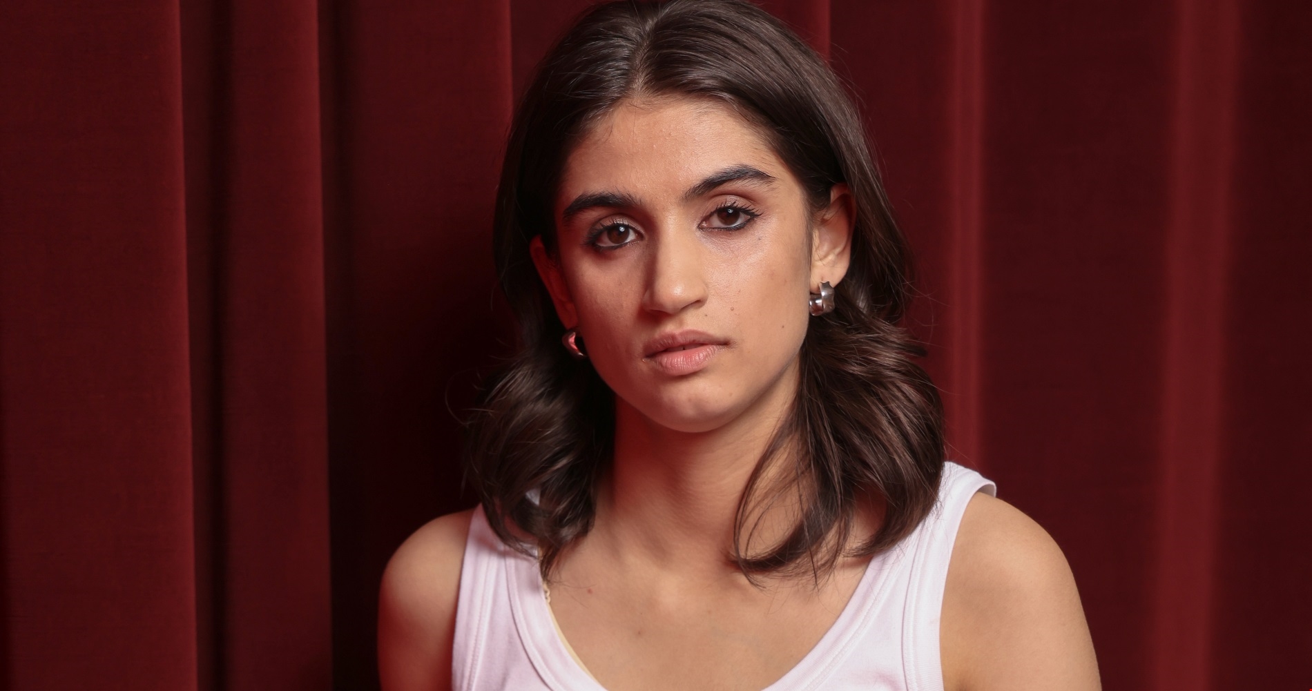 Ariane Labed | Πώς μπορείς να τη ρωτήσεις ό,τι θέλεις για τη νέα της ταινία September Says - εικόνα 2