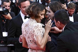 Halle Berry | Το extreme sport που έκανε με τον γιο της στην Αριζόνα - εικόνα 1