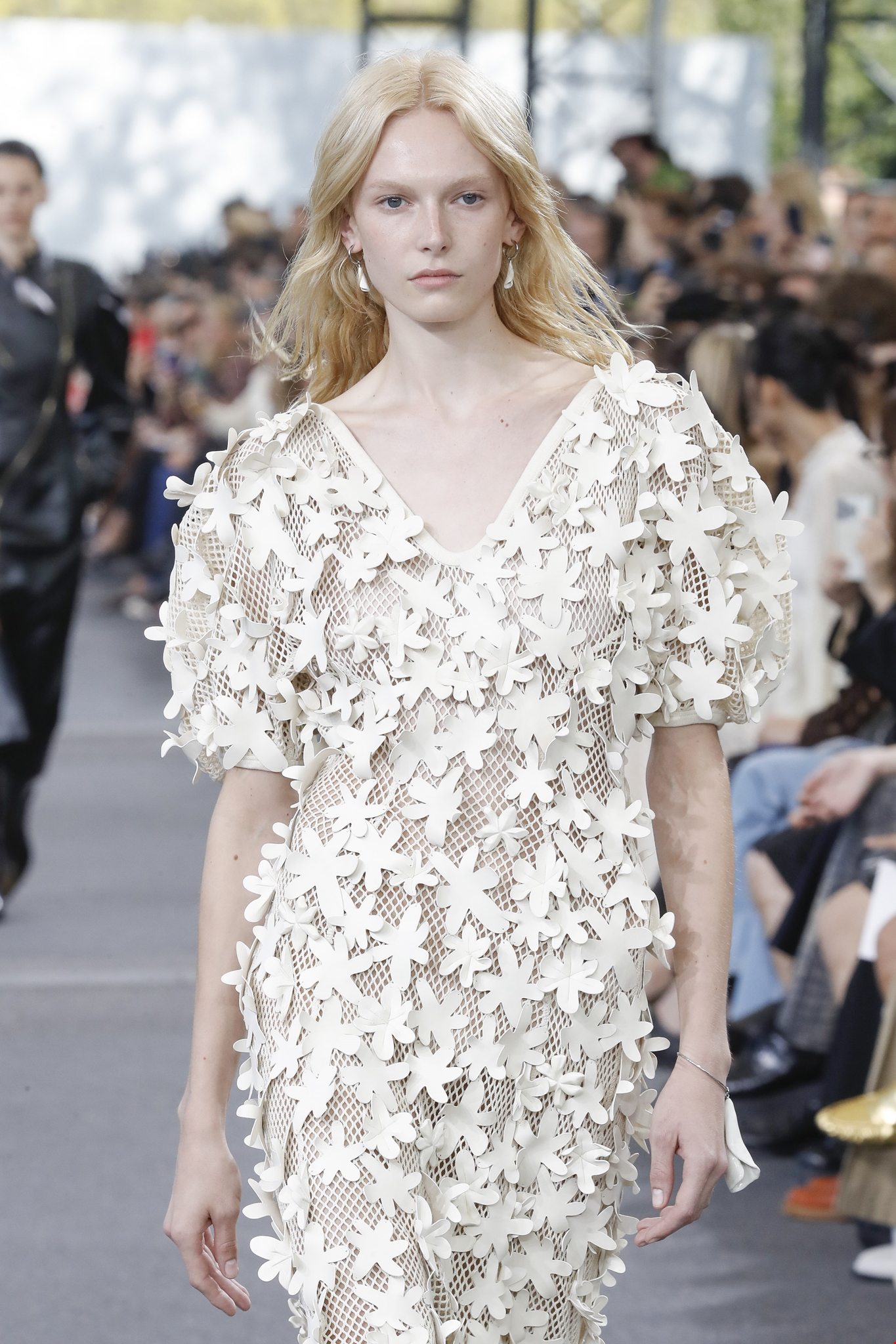 5 ολοκαίνουρια πολυτελή αρώματα που θα ταξιδέψουν τις αισθήσεις σου - εικόνα 1