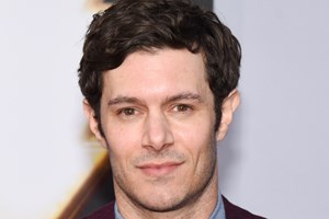 Nobody Wants This | Το παράπονο του συζύγου της Kristen Bell για το παθιασμένο φιλί με τον Adam Brody - εικόνα 1