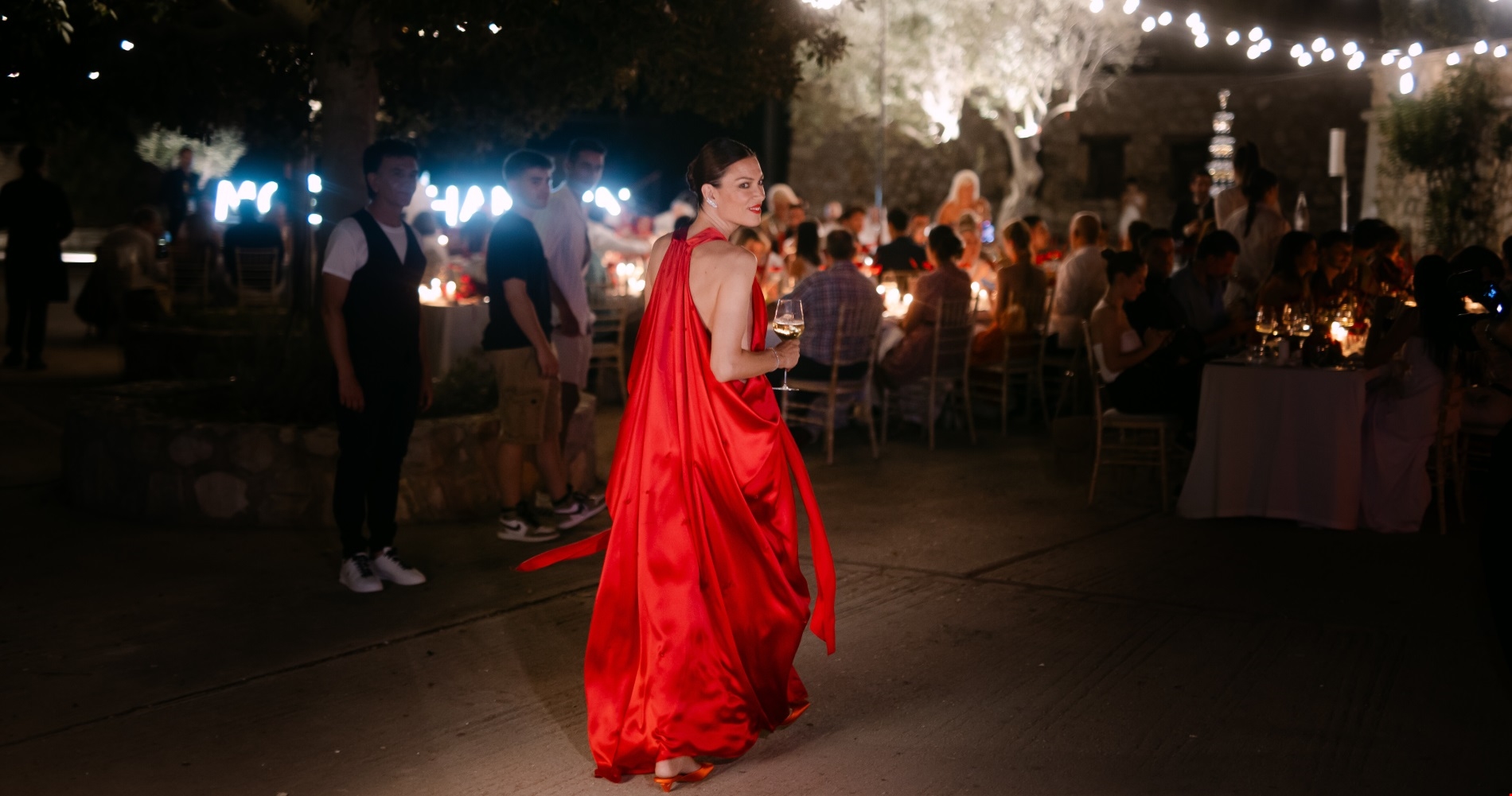 Η Βίκυ Καγιά προτείνει το ιδανικό σύνολο για να ξεκίνησεις τη νέα χρονιά