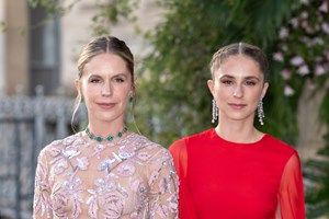 Η ανανεωμένη Αθηνά Ωνάση σε privé εκδήλωση στο Παρίσι με αγαπημένα της πρόσωπα | Η νέα σπάνια έξοδος της κληρονόμου - εικόνα 1