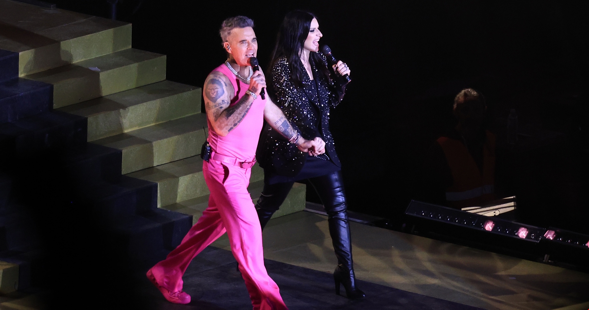 Laura Pausini | H Ιταλίδα σταρ που εμφανίζεται δίπλα στον Robbie William και έχει δικό της μουσείο