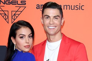 Γιατί το προγαμιαίο συμβόλαιο της Georgina Rodriguez και του Cristiano Ronaldo είναι πολύ πιο ακριβό από το δαχτυλίδι αρραβώνων τους - εικόνα 1