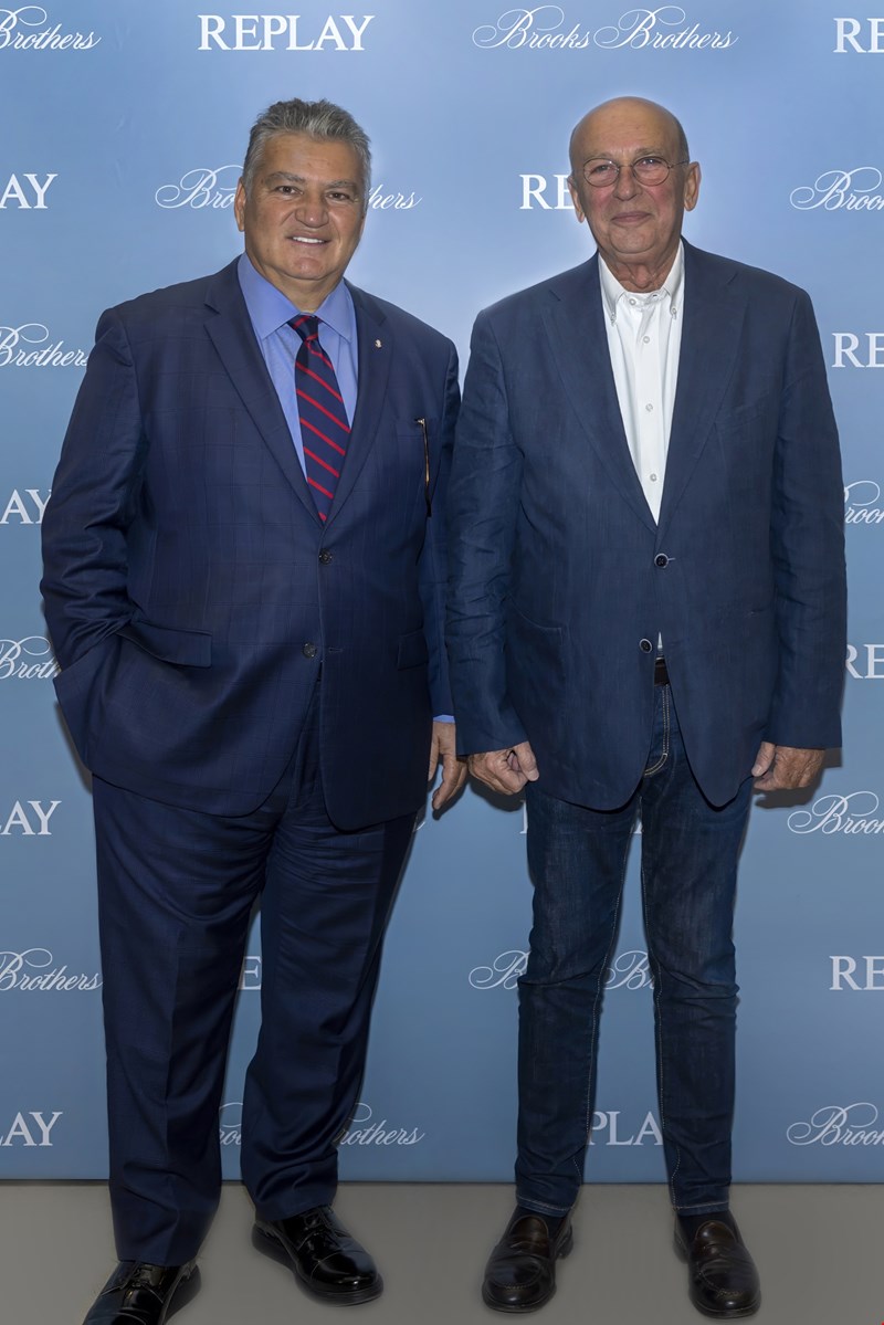 0245 BROOKS BROTHERS και REPLAY