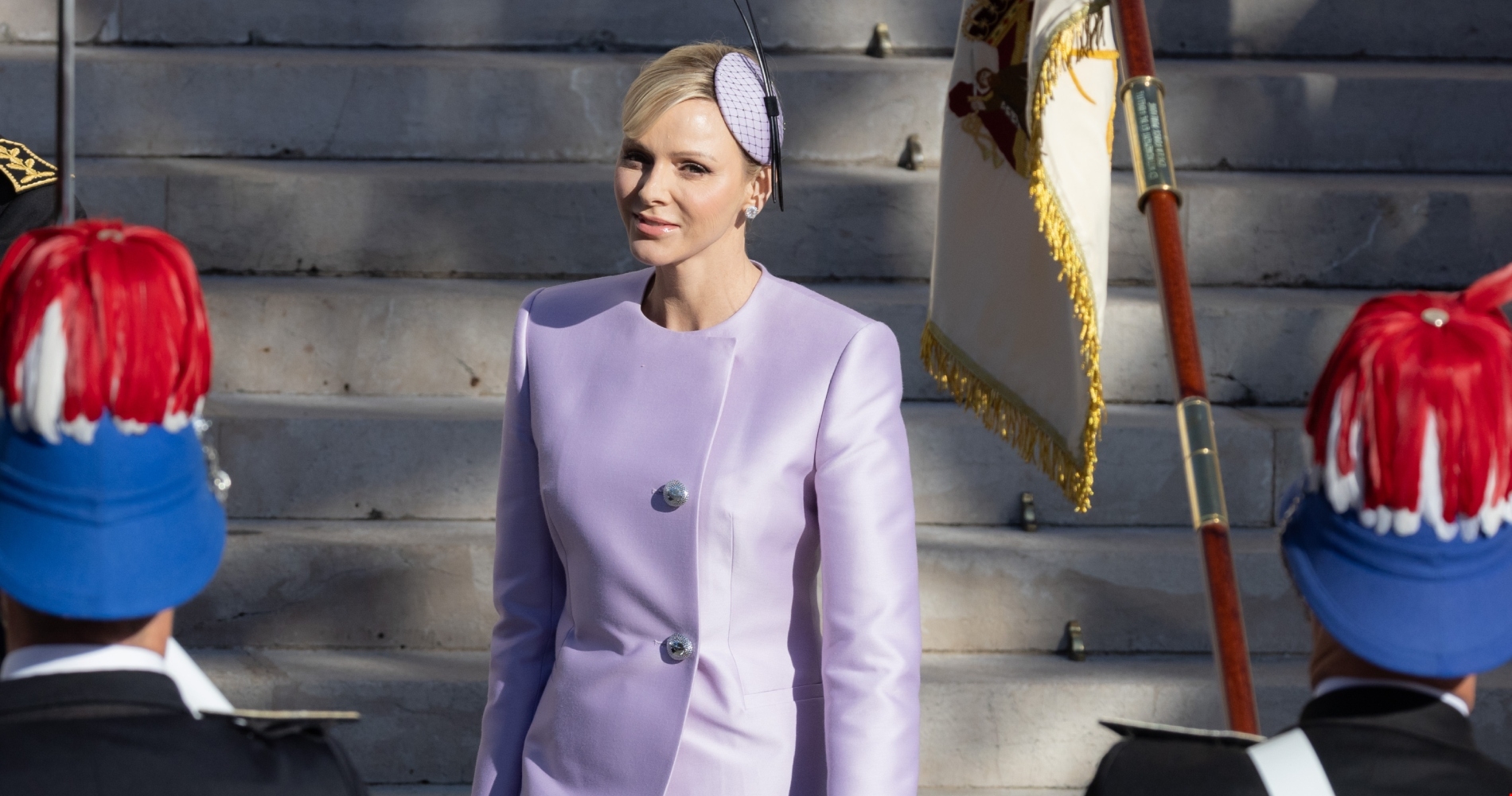 Βασίλισσα Letizia της Ισπανίας | Πόζαρε για το φακό της Annie Leibovitz με vintage φόρεμα Balenciaga - εικόνα 1