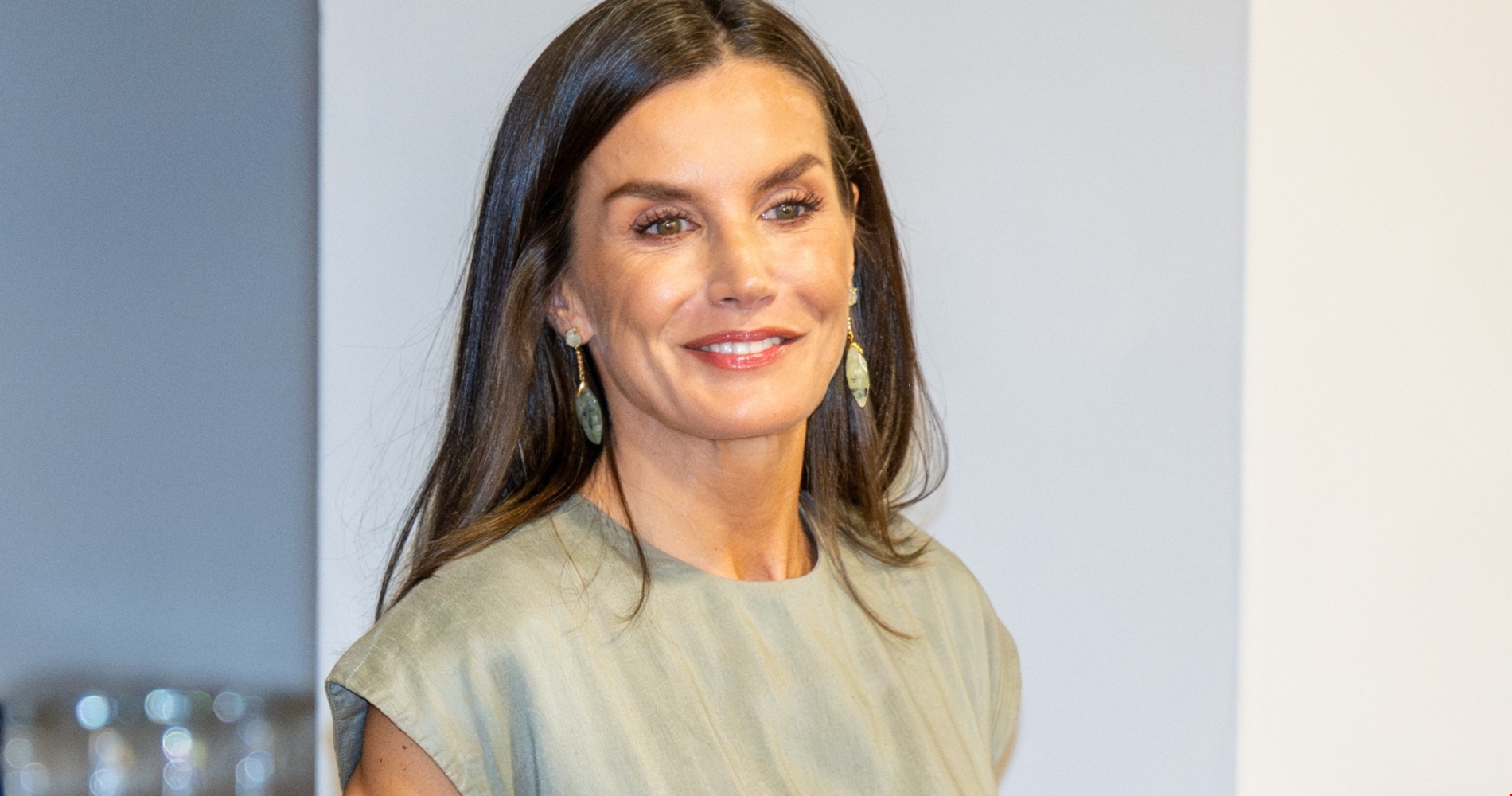 Βασίλισσα Letizia | Με φόρεμα από την H&M στην πρεμιέρα της νέας σεζόν του Βασιλικού Θεάτρου στη Μαδρίτη - εικόνα 2