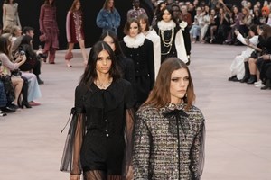 Η τολμηρή και γεμάτη αυτοπεποίθηση συλλογή του οίκου Saint Laurent για τη σεζόν Φθινόπωρο/Χειμώνας 2025-2026 - εικόνα 20