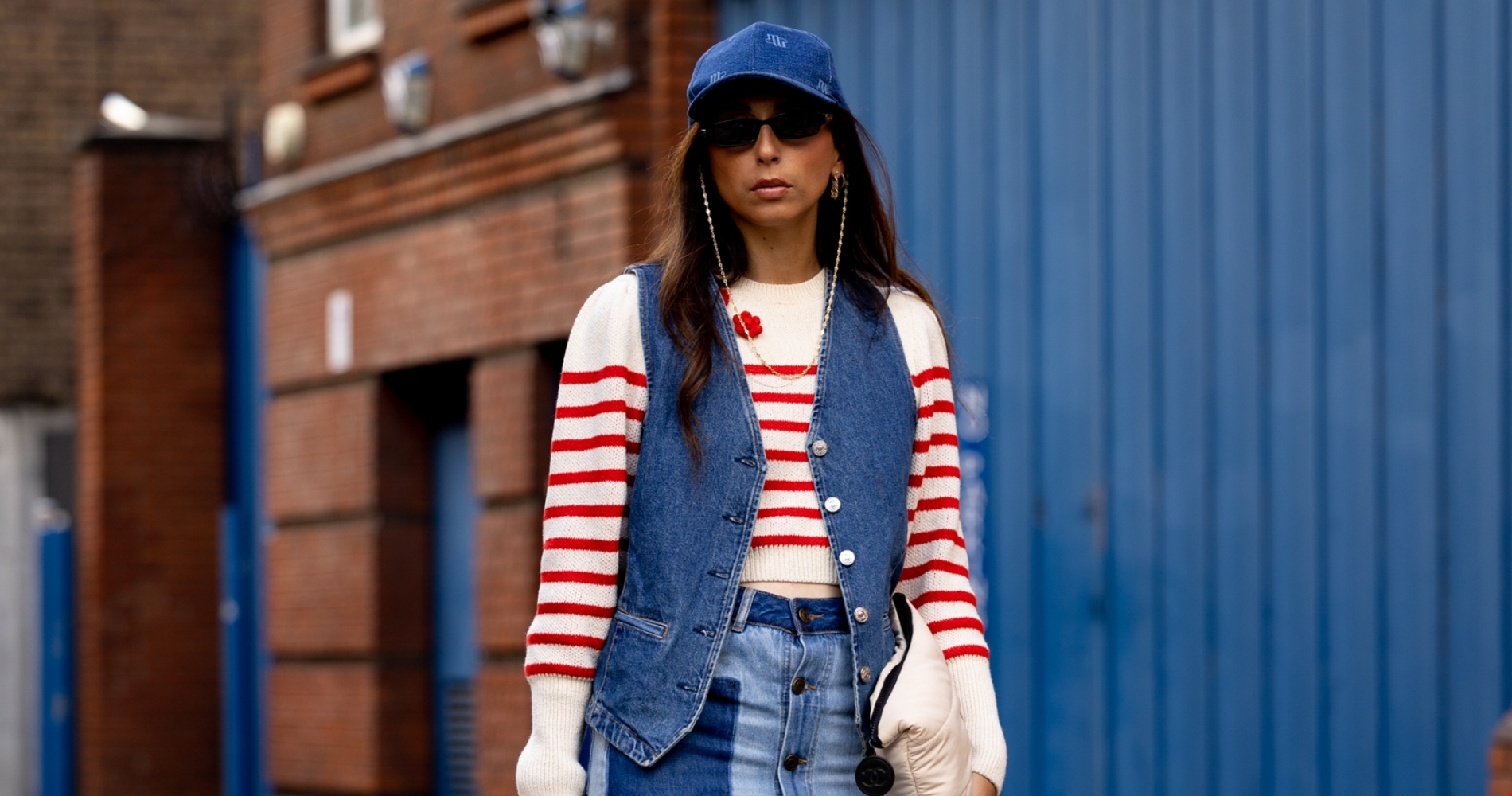 Τα φορέματα από τη Zara που θα φέρουν έναν ανοιξιάτικο αέρα στα office looks σου - εικόνα 1