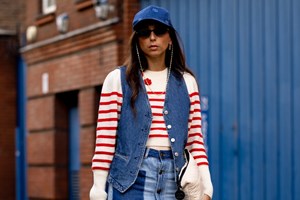 Τα φορέματα από τη Zara που θα φέρουν έναν ανοιξιάτικο αέρα στα office looks σου - εικόνα 1