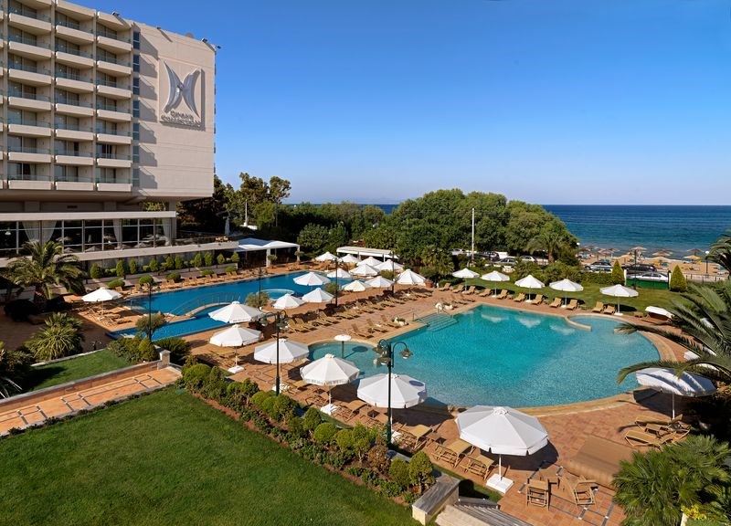 divani pool