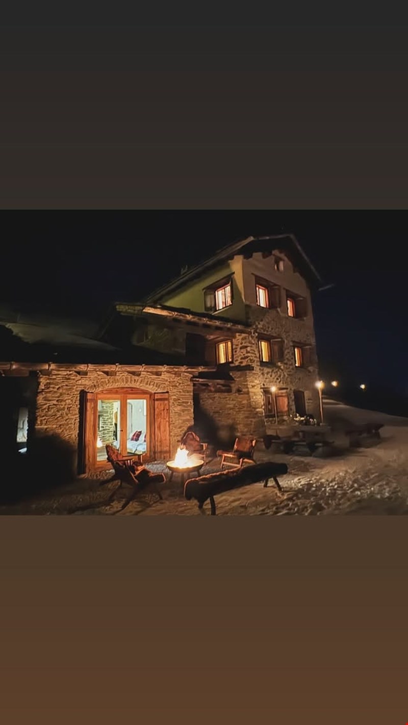 H Nina Flohr στις Άλπεις - το σαλέ