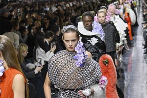 Οι διάσημες παρουσίες στο show του οίκου Dior στο Παρίσι - εικόνα 13