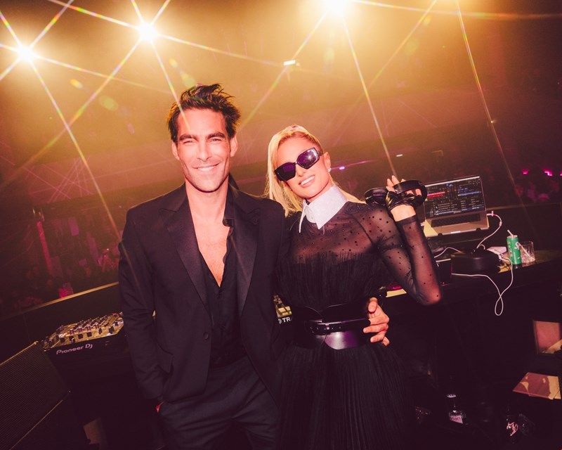 Jon Kortajarena & Paris Hilton