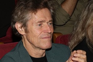 O Willem Dafoe πρωταγωνιστεί στο video clip ελληνικού συγκροτήματος - εικόνα 2