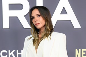Η Victoria Beckham υποδέχεται τη νέα χρονιά με στιλ και αυτοπεποίθηση - εικόνα 2