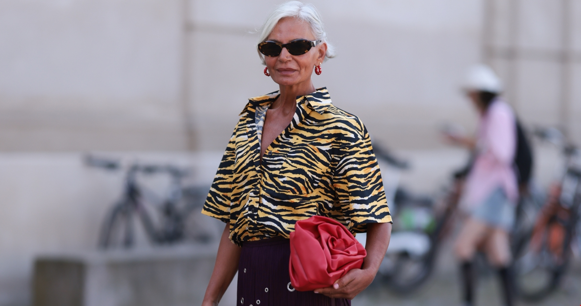 Οι φούστες από τη Mango που θα φέρουν το καλοκαίρι στα looks της πόλης