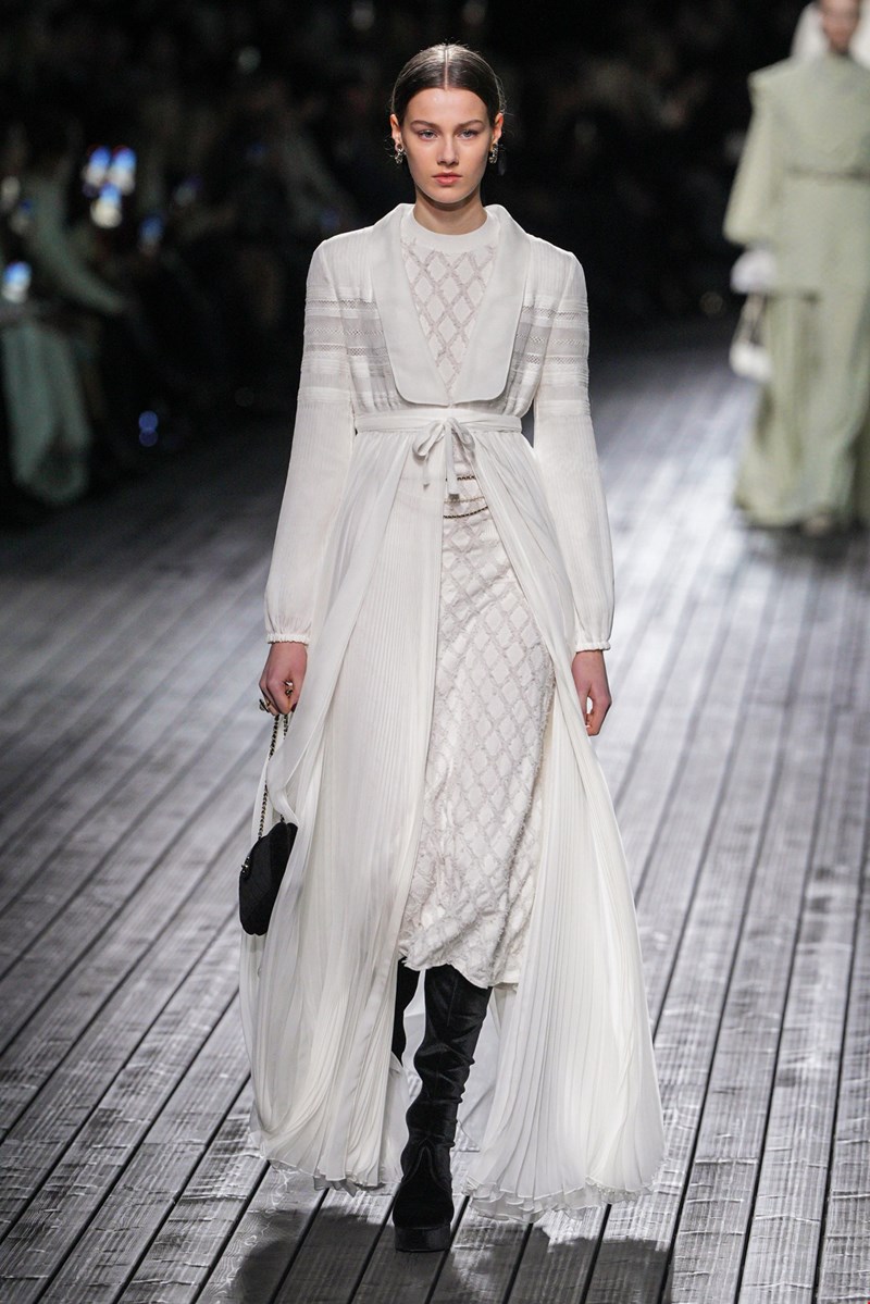 Chanel F24