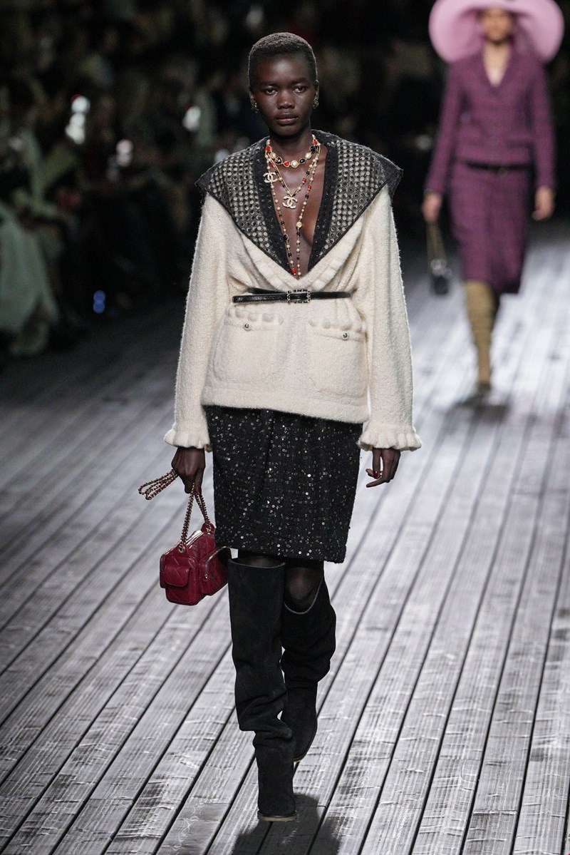 Chanel F24