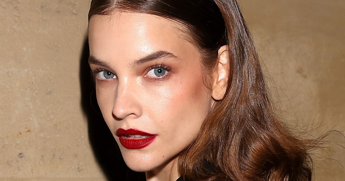 8 αγαπημένα μπορντό κραγιόν για την πιο glam εμφάνιση στις γιορτές - εικόνα 2