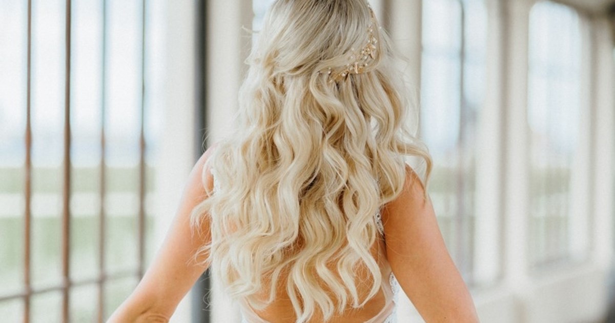 Δόμνα Μιχαηλίδου | Το elegant χτένισμα που επέλεξε για τον γάμο της είναι ό,τι πιο σύγχρονο για τις νύφες του '25 - εικόνα 2