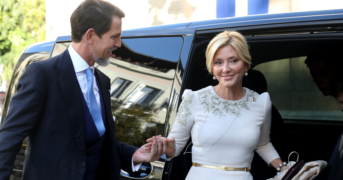 Marie Chantal | Το αγαπημένο της ρουζ σε μορφή stick που λατρεύουν όλες οι γυναίκες άνω των 50 - εικόνα 2