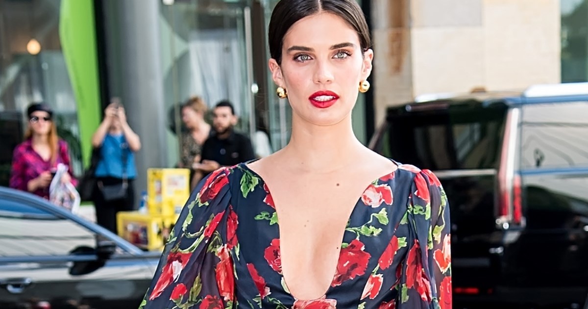 O σύγχρονος τρόπος εφαρμογής του ρουζ για δροσερή όψη στο πρόσωπο - εικόνα 2