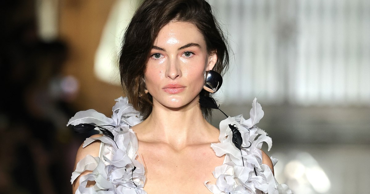 5 πολυχρηστικά προϊόντα για εύκολο και γρήγορο μακιγιάζ που έχουν αντικαταστήσει το μισό μας νεσεσέρ - εικόνα 2