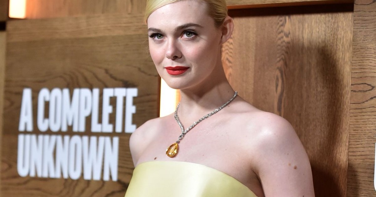 8 αγαπημένα μπορντό κραγιόν για την πιο glam εμφάνιση στις γιορτές - εικόνα 1