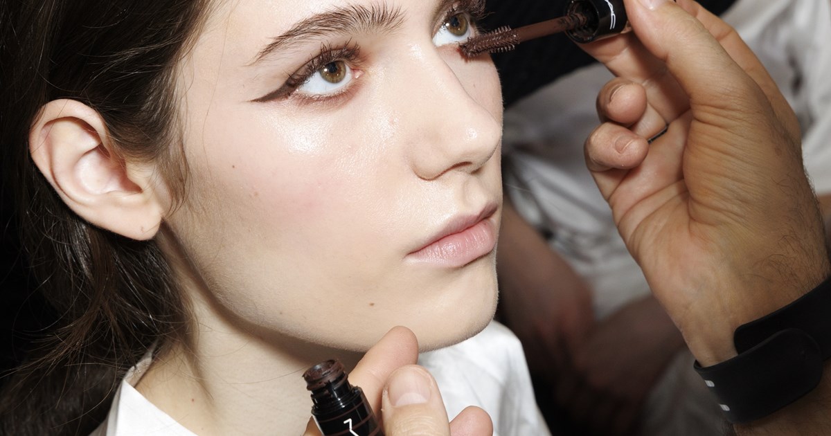 3 SOS κινήσεις πριν το λούσιμο που θα σου χαρίσουν υπέροχα μαλλιά, σαν κομμωτηρίου - εικόνα 2