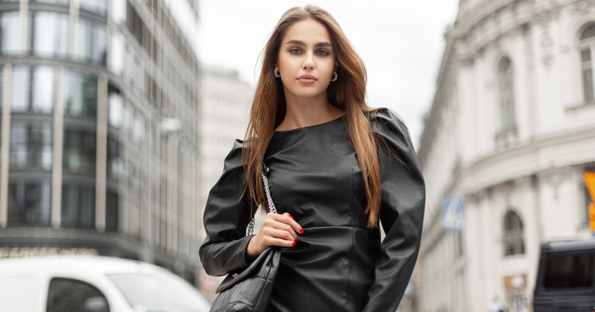 Halloween chic | 10 σέξι μαύρα φορέματα για σένα που δεν θες να ντυθείς κάτι τρομακτικό - εικόνα 1