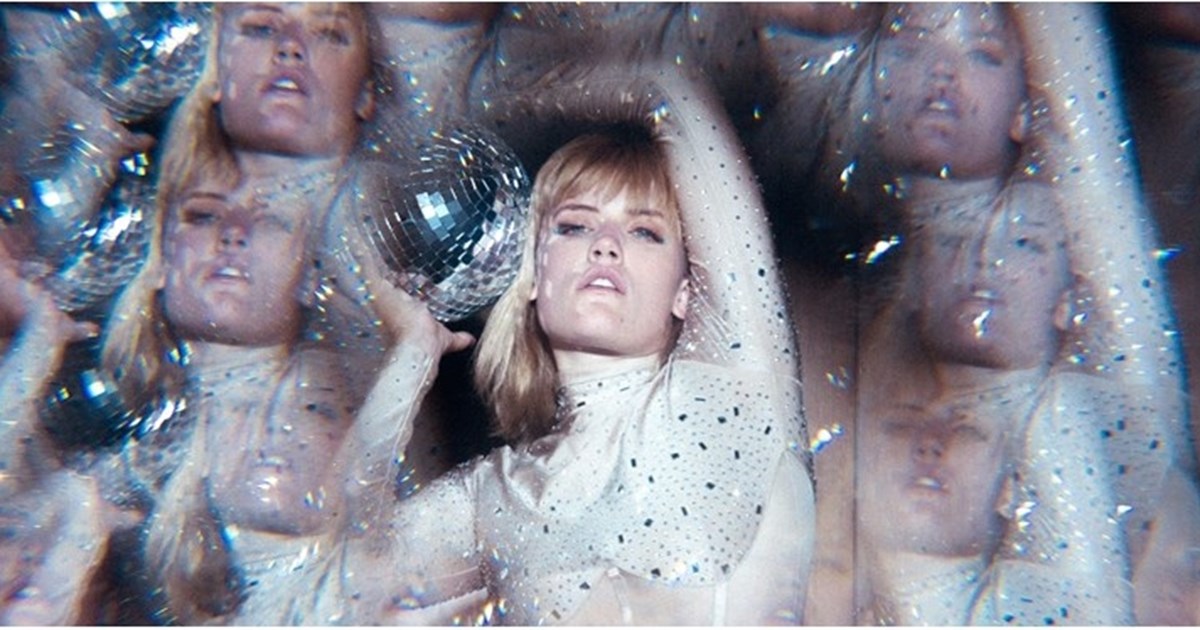 Γιατί το μπλουζάκι με τύπωμα γίνεται ξανά τάση; - εικόνα 8