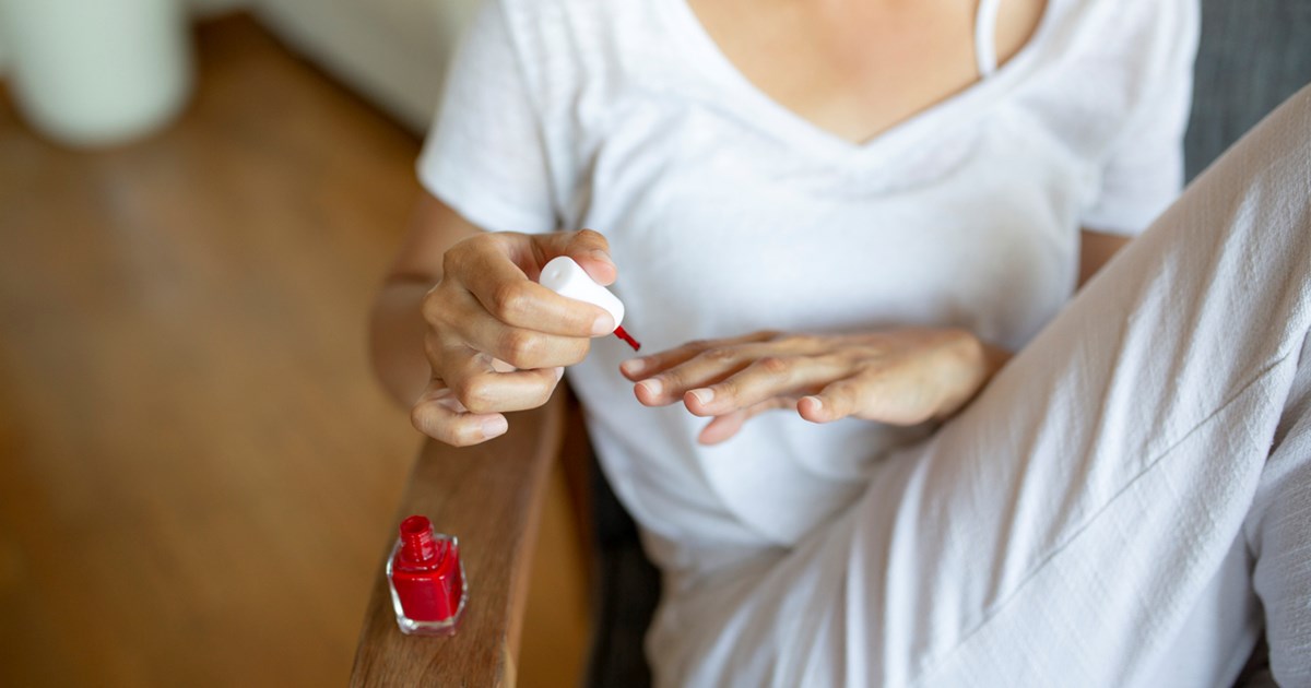 Italian plum nails | Αυτό το μανικιούρ αποτελεί την πιο κομψή πρόταση του φετινού χειμώνα - εικόνα 2