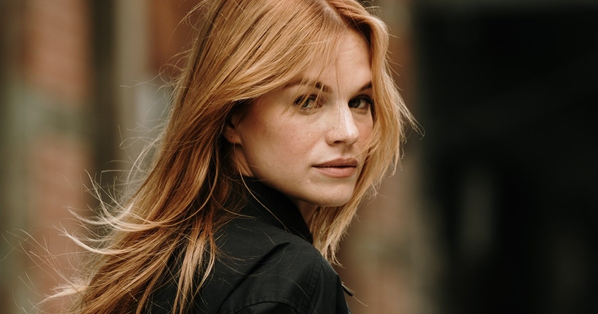 "Je ne sais quoi" style | 3 εύκολα χτενίσματα για να μοιάζεις με αυθεντική Παριζιάνα - εικόνα 1