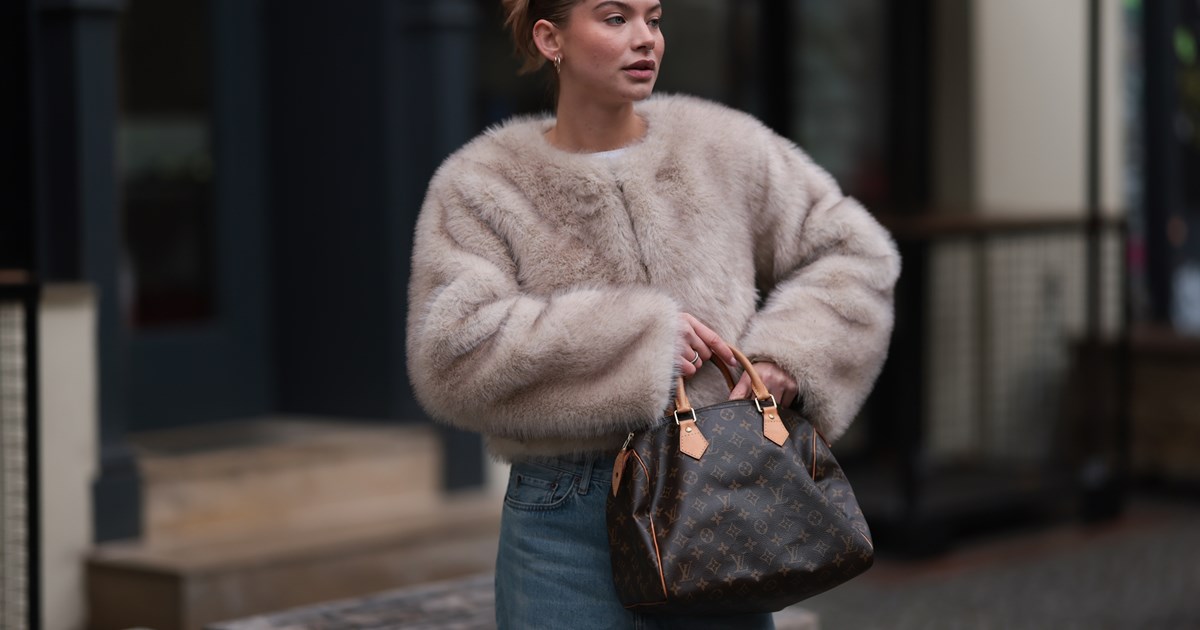 Winter Blush Mani | Το πιο ονειρικό μανικιούρ του χειμώνα το είδαμε στη Selena Gomez - εικόνα 2