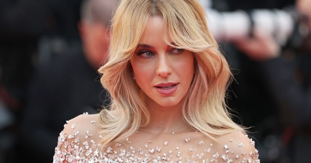 Έτσι θα εφαρμόσεις το ρουζ σου για να αποκτήσεις το fresh look της Κλέλιας Ανδριολάτου - εικόνα 4