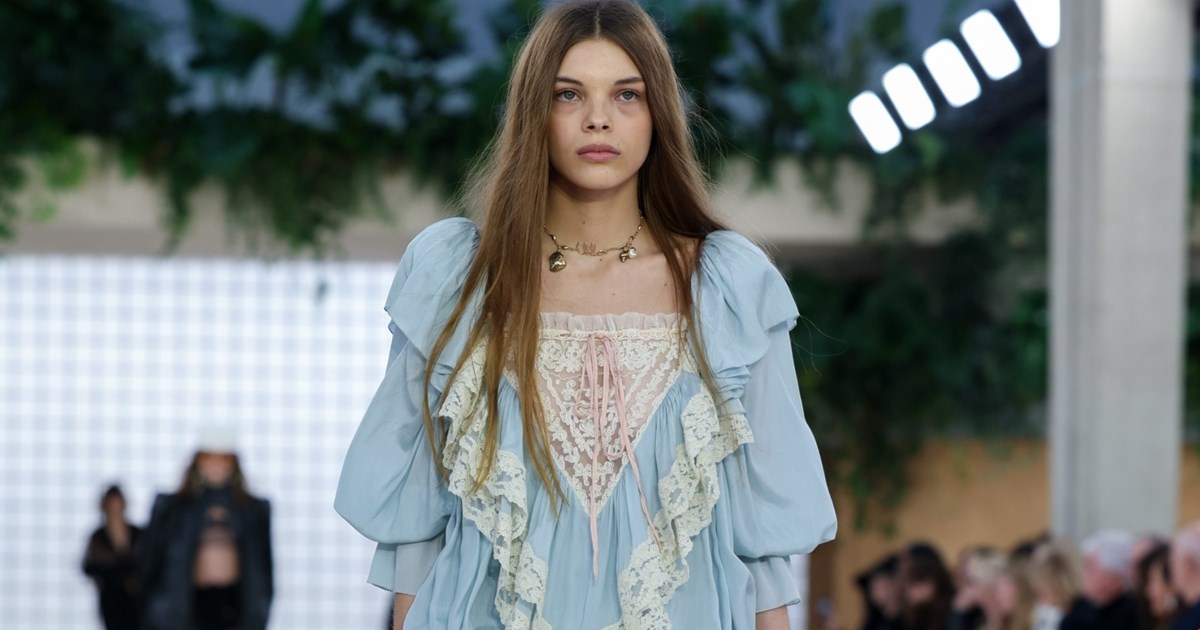 Τα νέα basics | Τα κομμάτια που ανανεώνουν την ανοιξιάτικη γκαρνταρόμπα - εικόνα 2