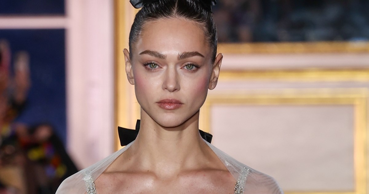 5 λιπ γκλος που θα κάνουν τα χείλη σου να λάμψουν - εικόνα 2