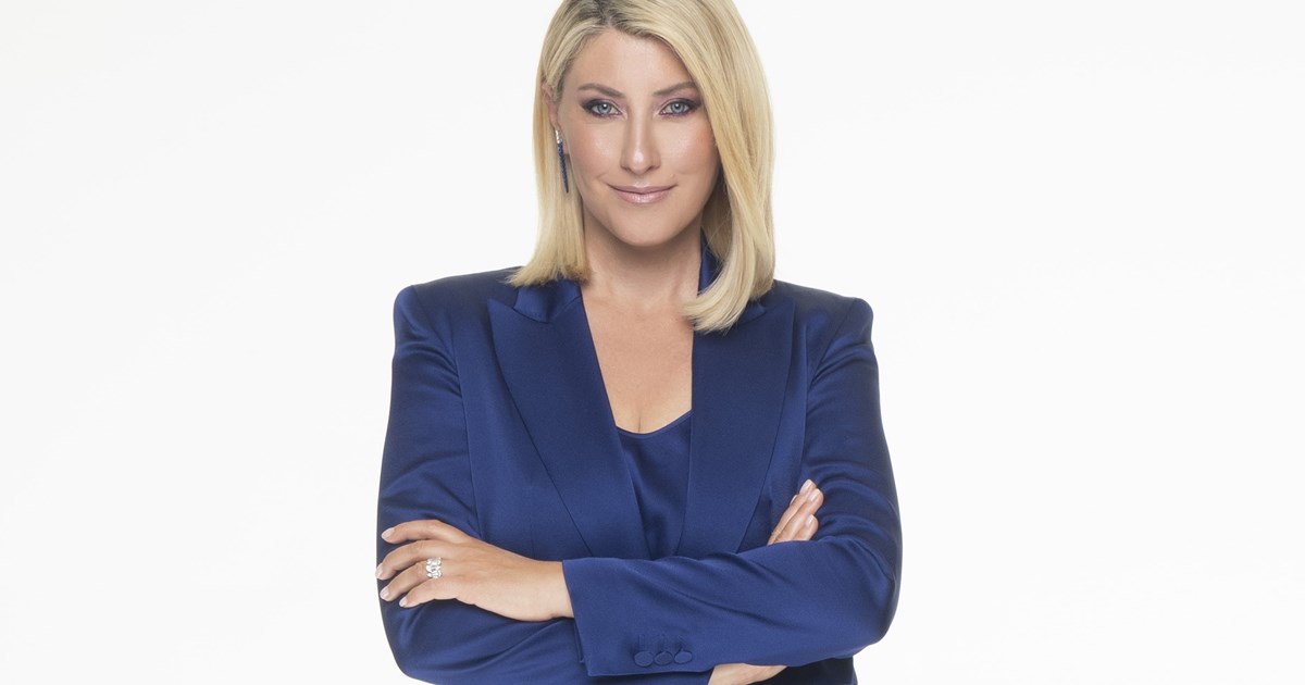 Ντόρα Μπακογιάννη – Ισίδωρος Κούβελος | Απόλαυσαν τη Σία Κοσιώνη στο θεατρικό της ντεμπούτο - εικόνα 1